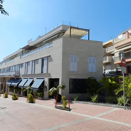 La Caleta Penthouse 阿德耶